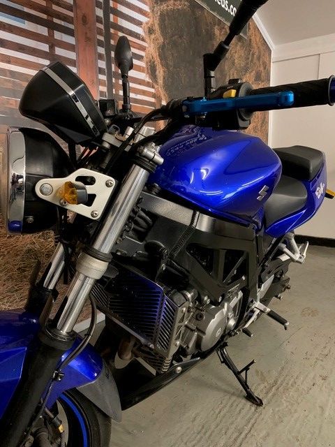 motorcycle body and telescopic fork view